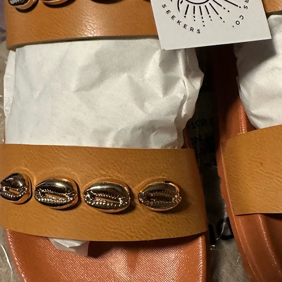 Brand New With Tags Salt Sisters Seashell Sandals - 7/8 - Picture 5 of 6